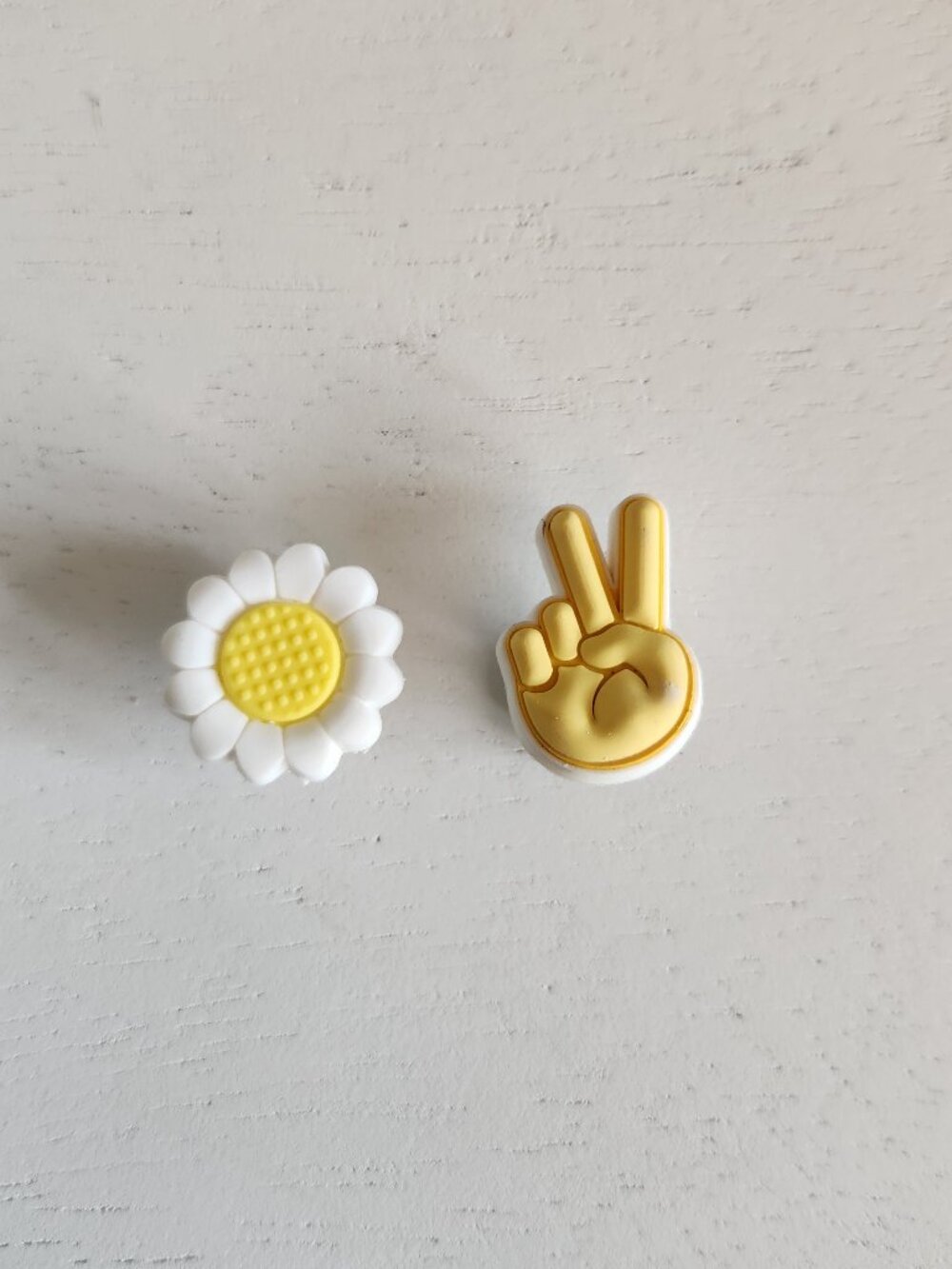 Jibbitz Daisy and Peace Hand Sign